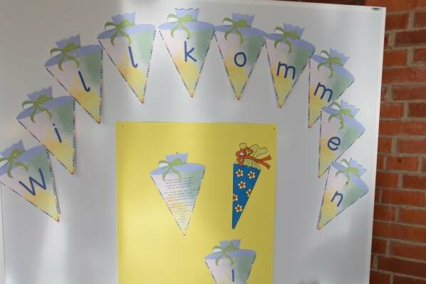 Willkommen Schild am ersten Schultag
