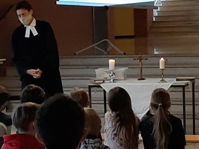 St. Martins Gottesdienst im Schulhaus Grundschule Laberweinting